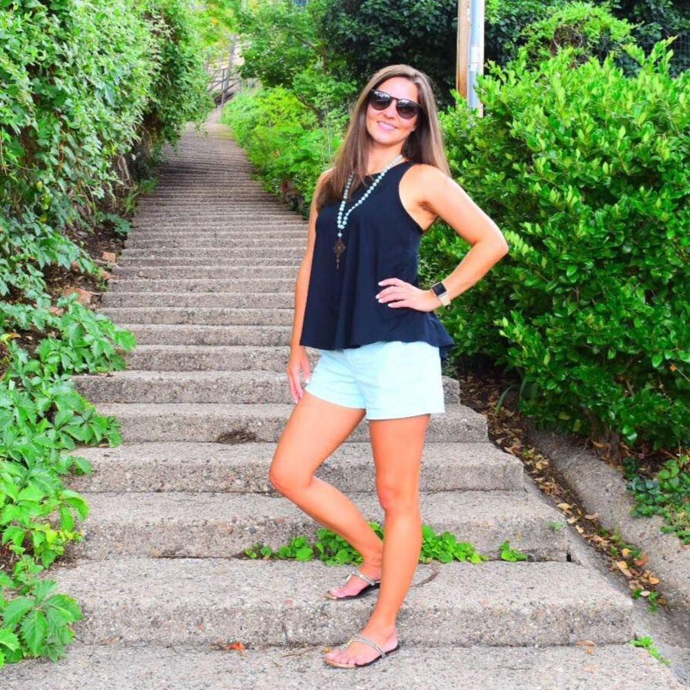 Meet your Posher, Khara